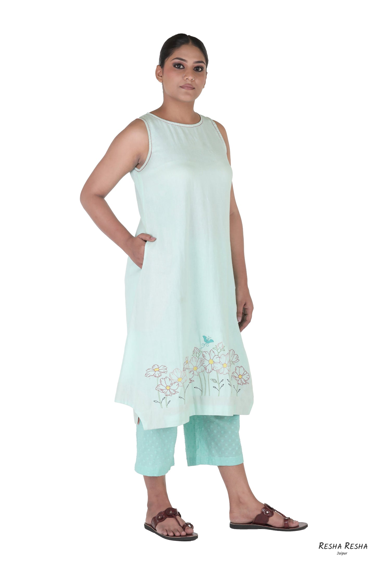 Sleeveless Kurta With Short Pant